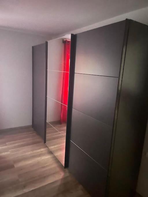 Ferienwohnung Outletcity Metzingen メッツィンゲン エクステリア 写真